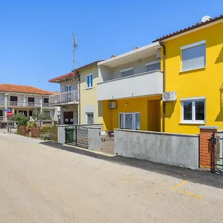 House With Mila Guest house Umag