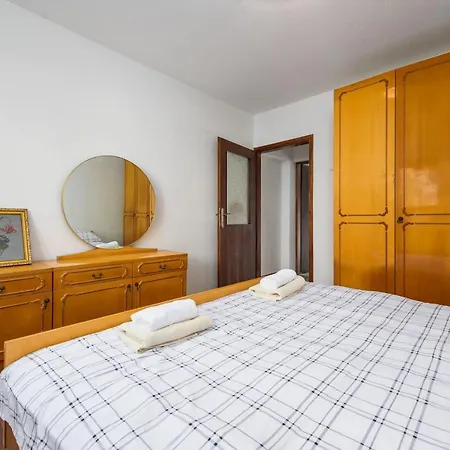 House With Mila Guest house Umag